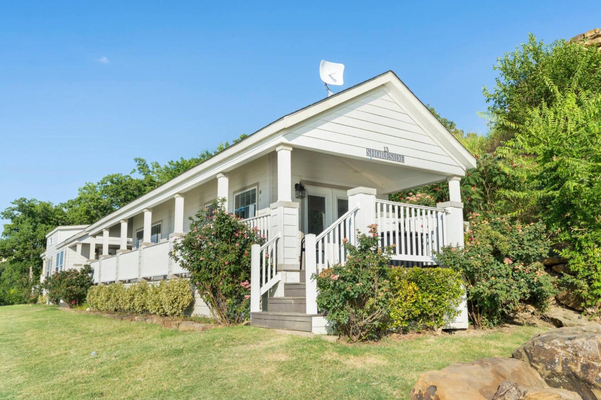Crosstimbers Marina And Cottages Sperry Екстер'єр фото